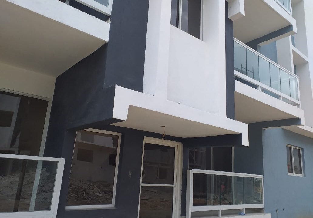 Amplio Apartamento de 3 Habitaciones en Alquiler en Hainamosa