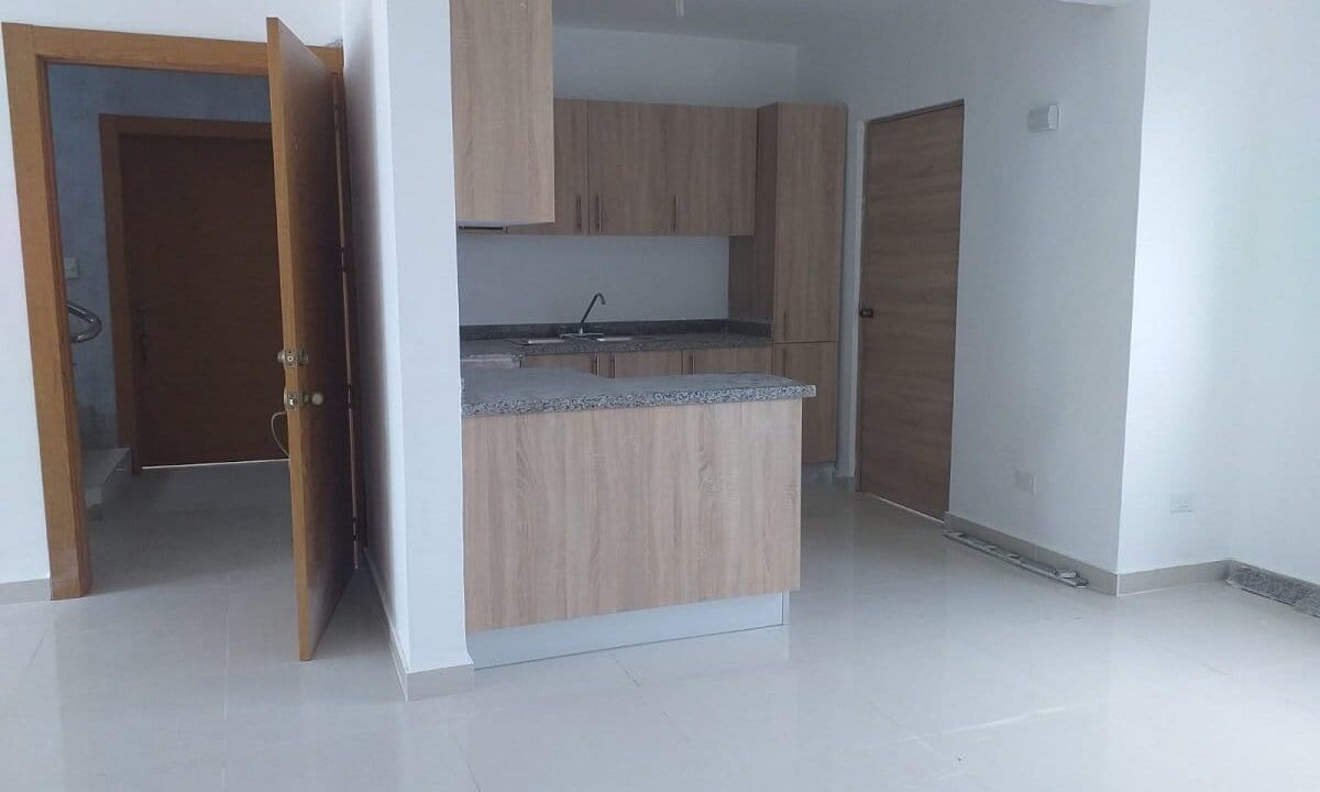 Amplio Apartamento de 3 Habitaciones en Alquiler en Hainamosa